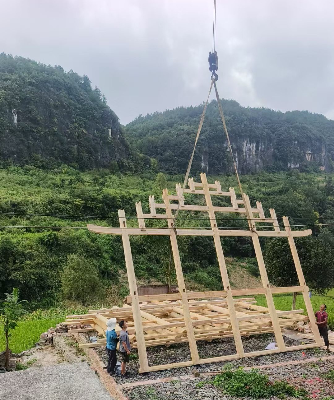 西宁市汽车吊出租公司怎么保证发动机散热问题
