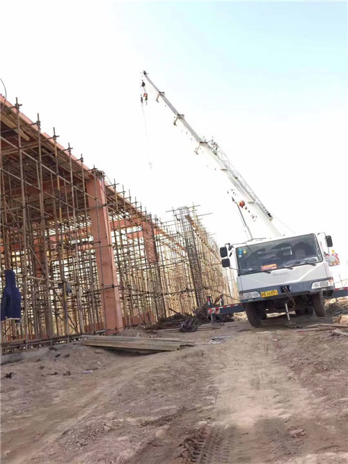 西宁市25 吨、50 吨吊车怎么选？多大重量 / 半径适合对应车型？